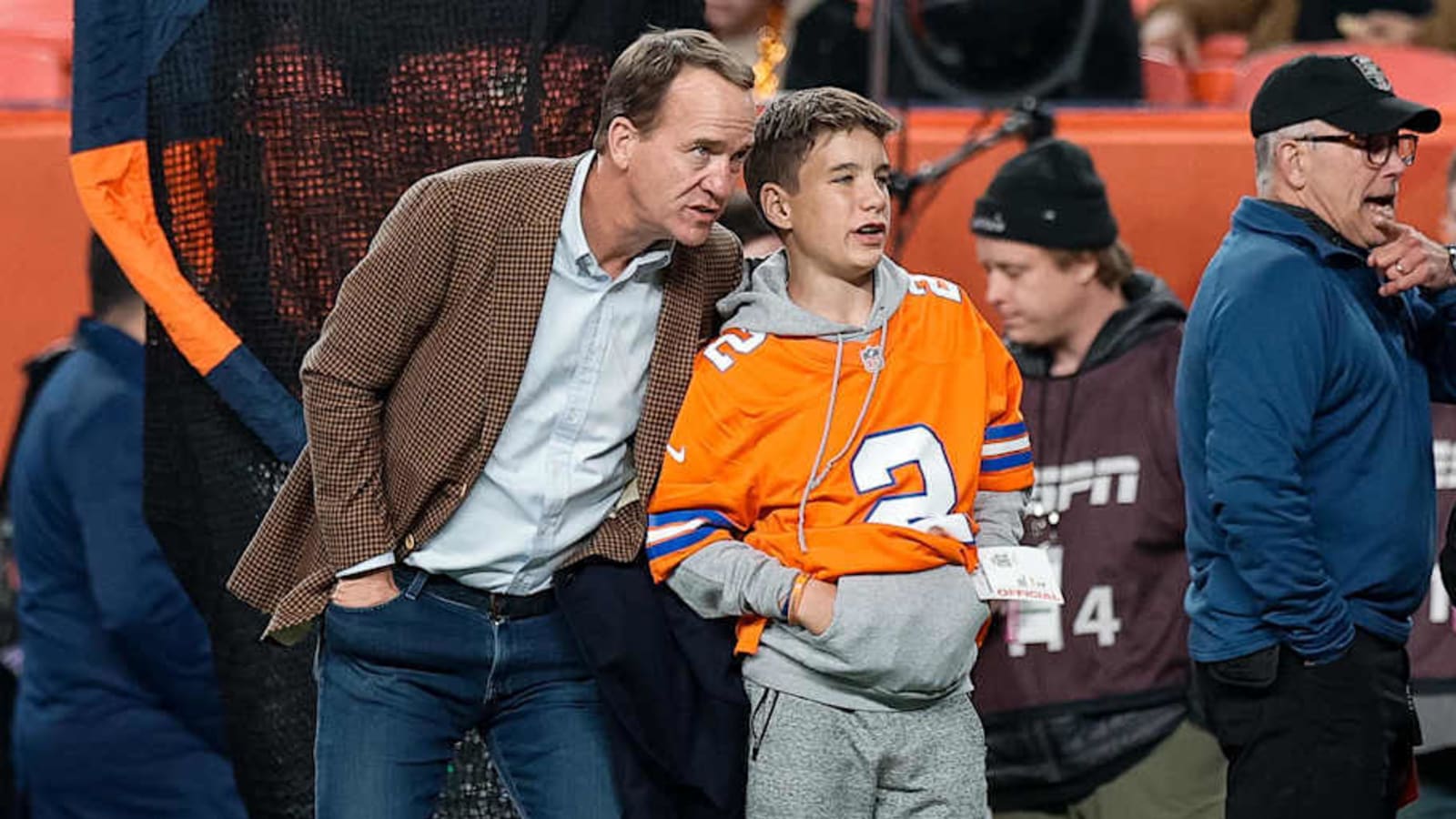 Deion Sanders&#39; staff ready to offer Peyton Manning&#39;s 13-year-old son after Pro Bowl
