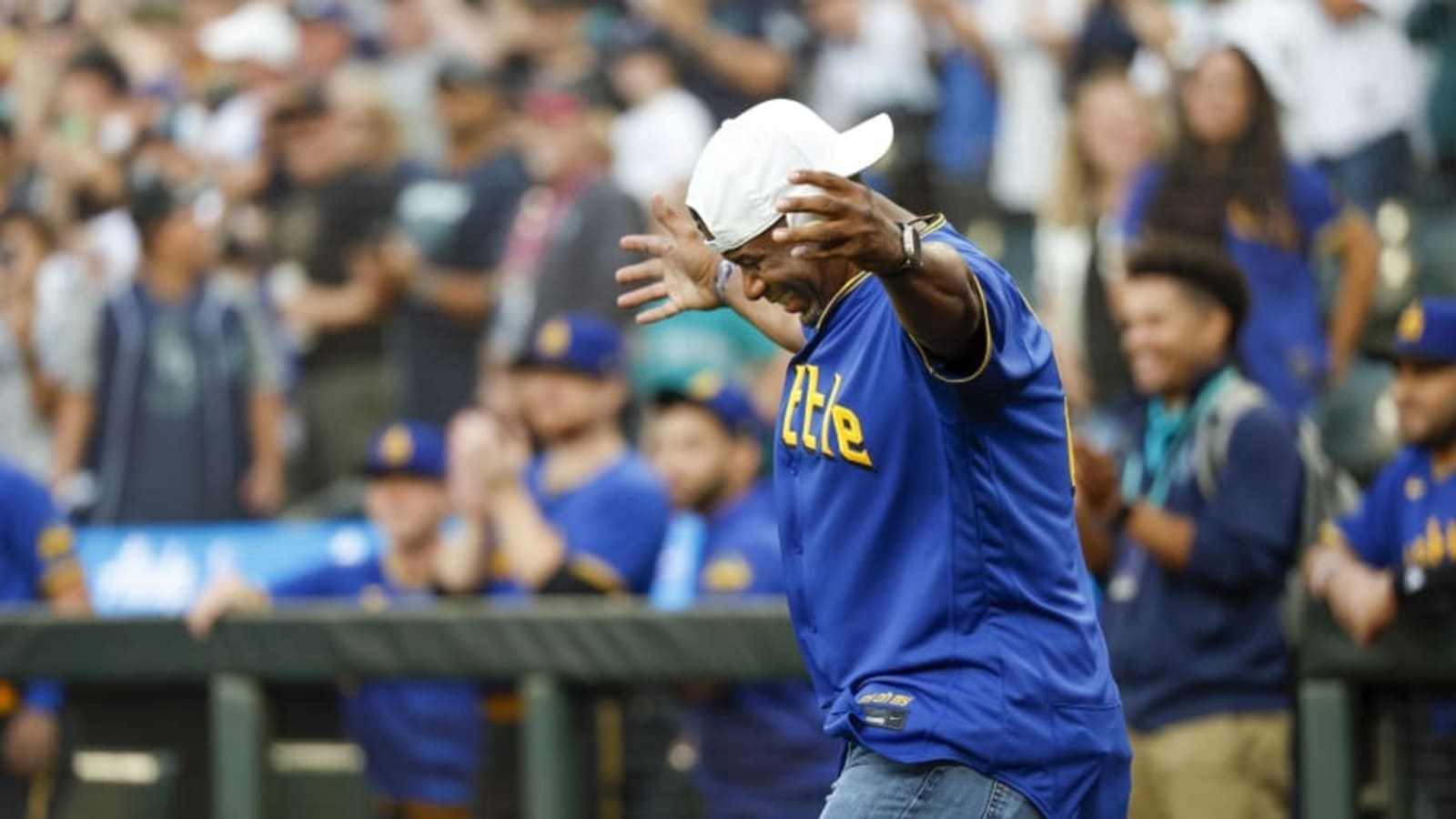 Seattle Mariners&#39; Legend Ken Griffey Jr. Got Paid $3.5 Million on Monday; Here&#39;s Why