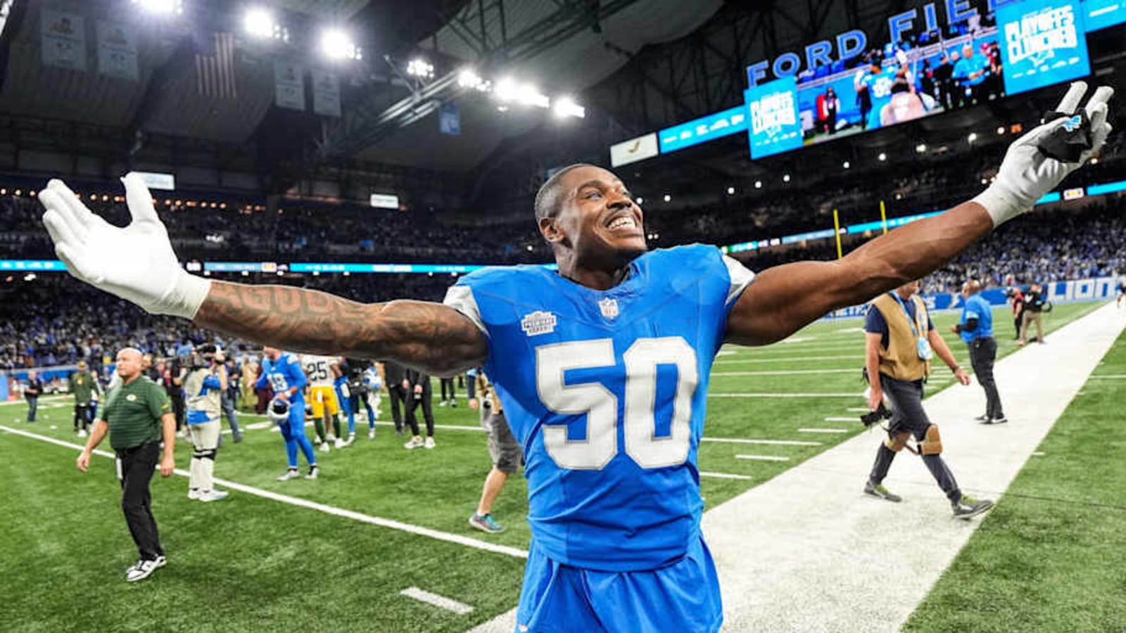 Lions Re-Sign DE Mitchell Agude