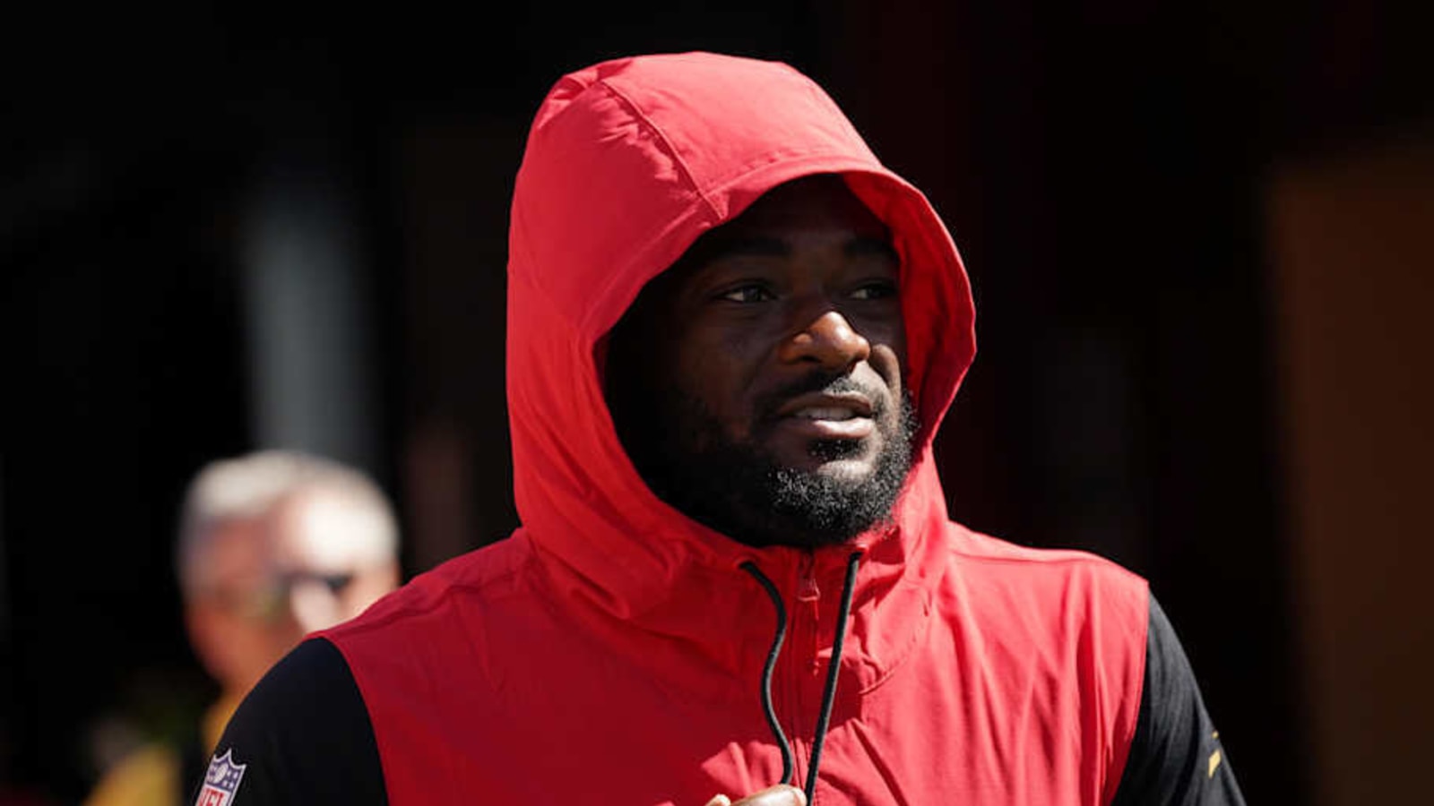 49ers HC Kyle Shanahan Chews Out Brandon Aiyuk for Wearing Red Shorts
