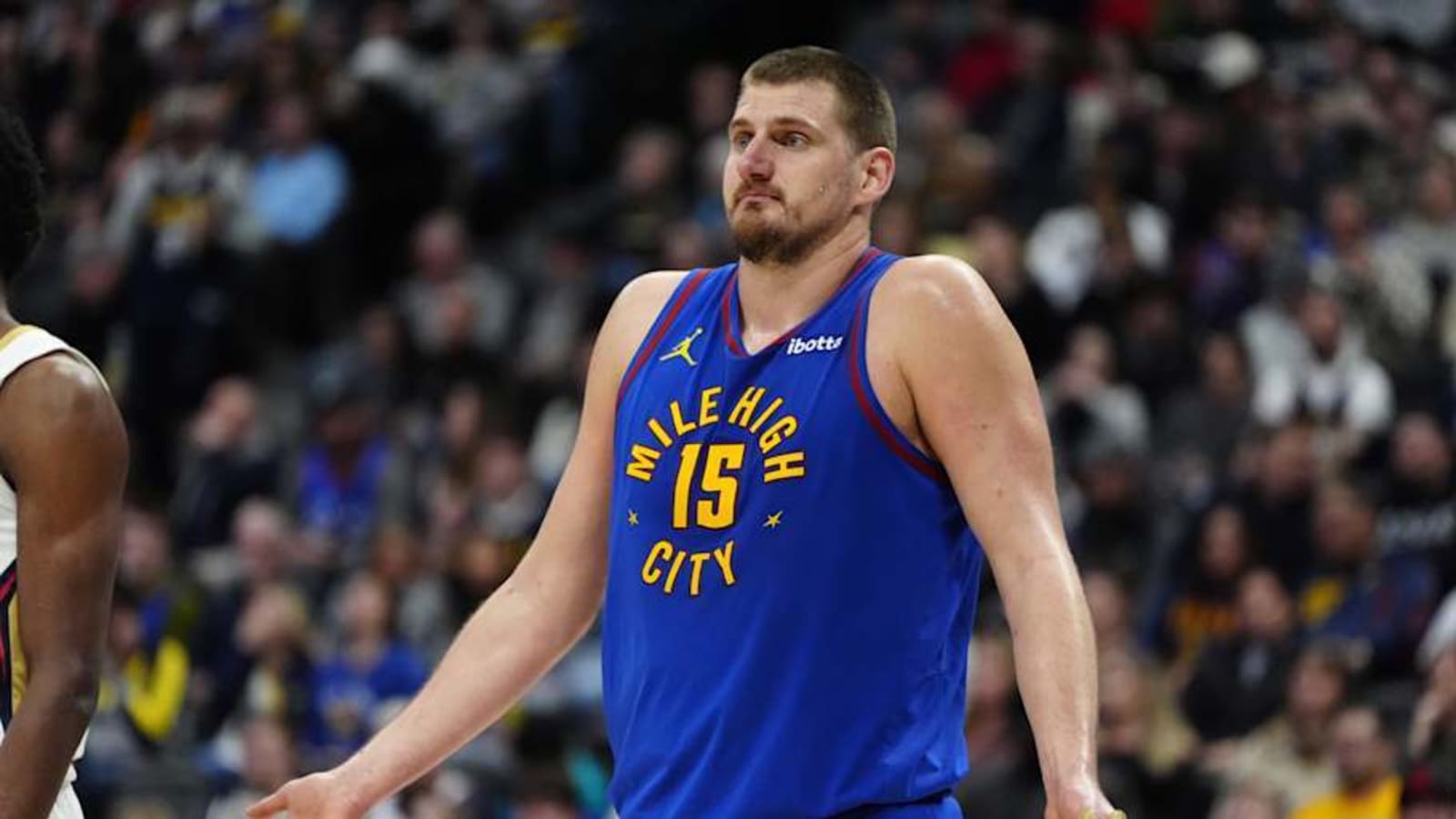 Nikola Jokic&#39;s Absurd Spin Move Went Viral In Nuggets-Pacers Game