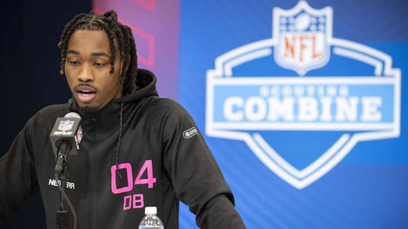 Cardinals Make Puzzling Pick in Latest Mock Draft