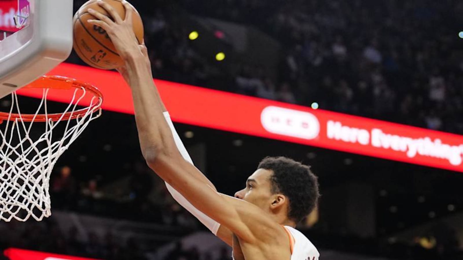 Chris Paul&#39;s Alley-Oop To Victor Wembanyama Went Viral In Spurs Preseason Game