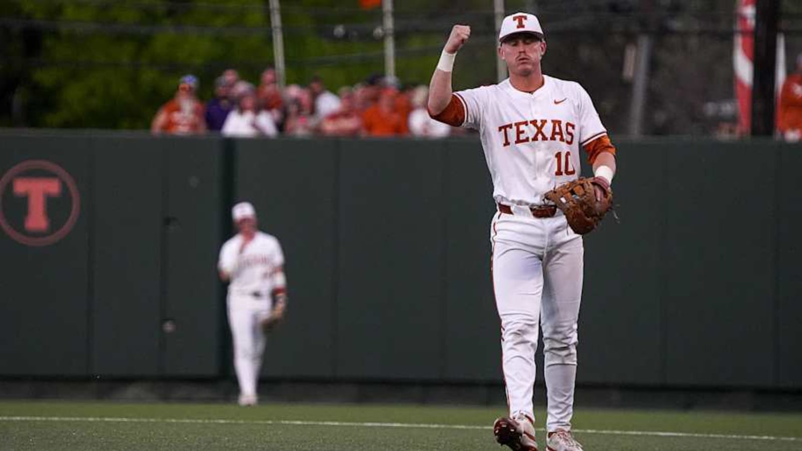 Texas Baseball Climbs D1Baseball&#39;s Rankings Following LSU Series Win
