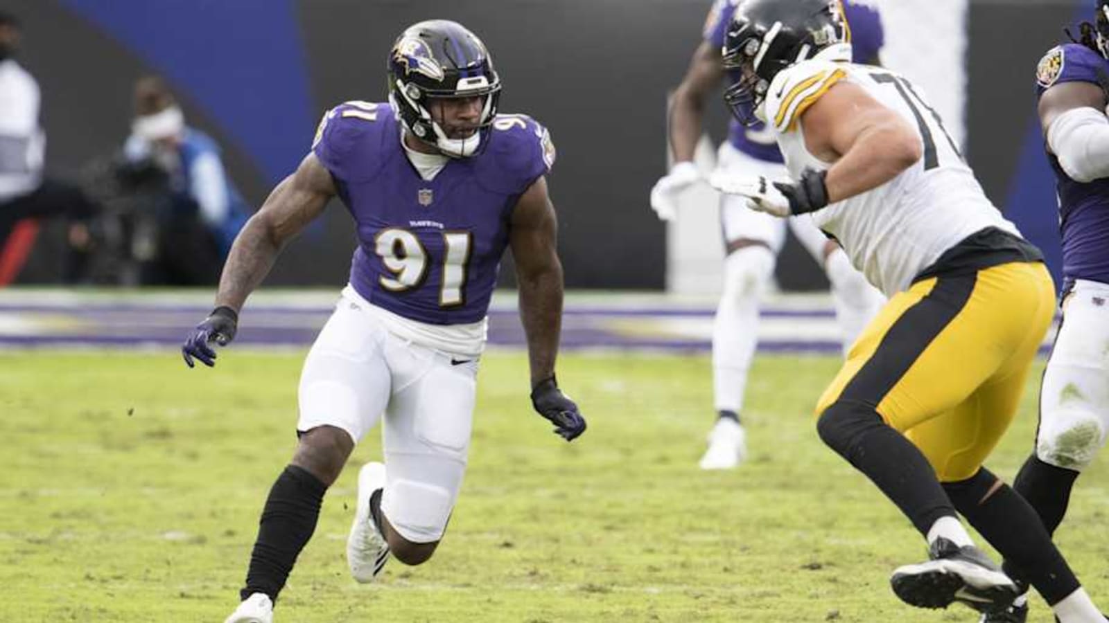 AFC North Rival Pursued Former Ravens DE