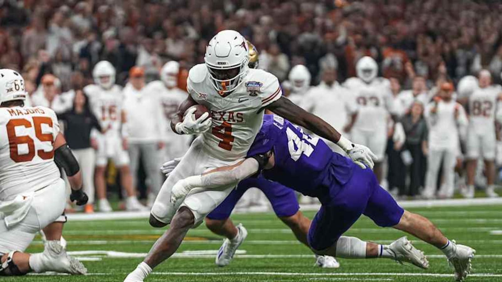 Texas Longhorns &#39;Not in a Rush&#39; to Get CJ Baxter Back From Injury
