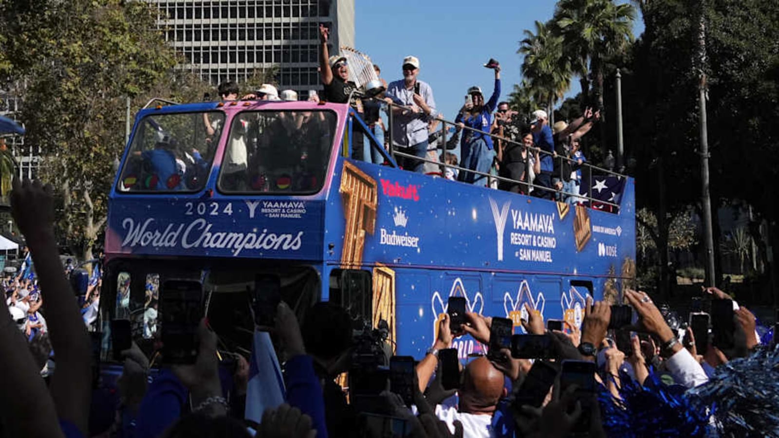 Contrast in Twins and Dodgers&#39; offseason moves highlights MLB&#39;s problem