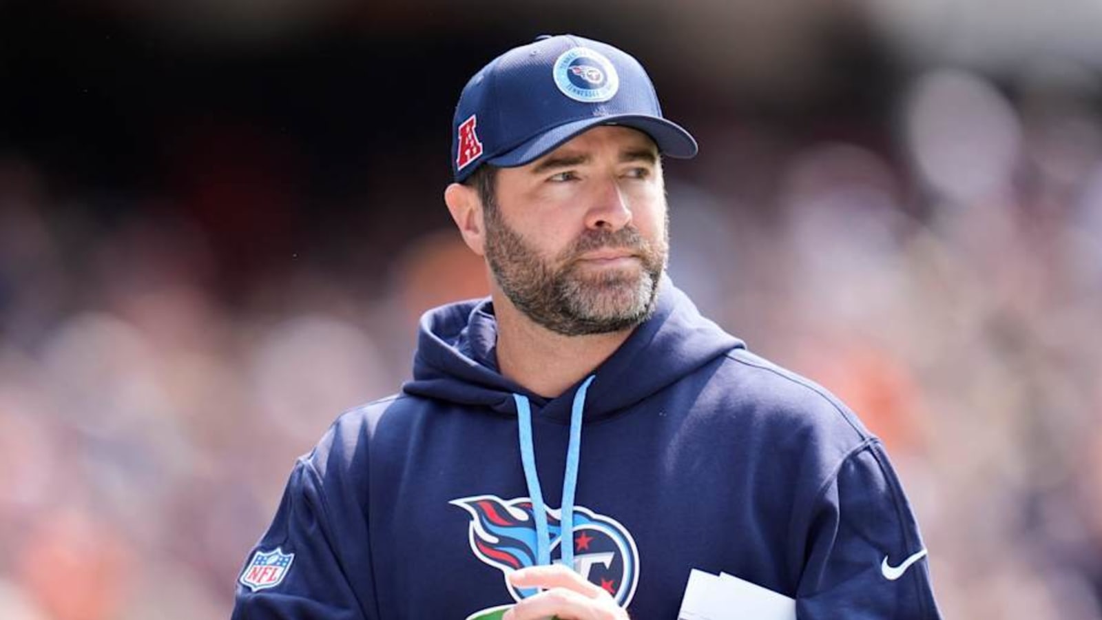 Titans Coach Defends Assistant