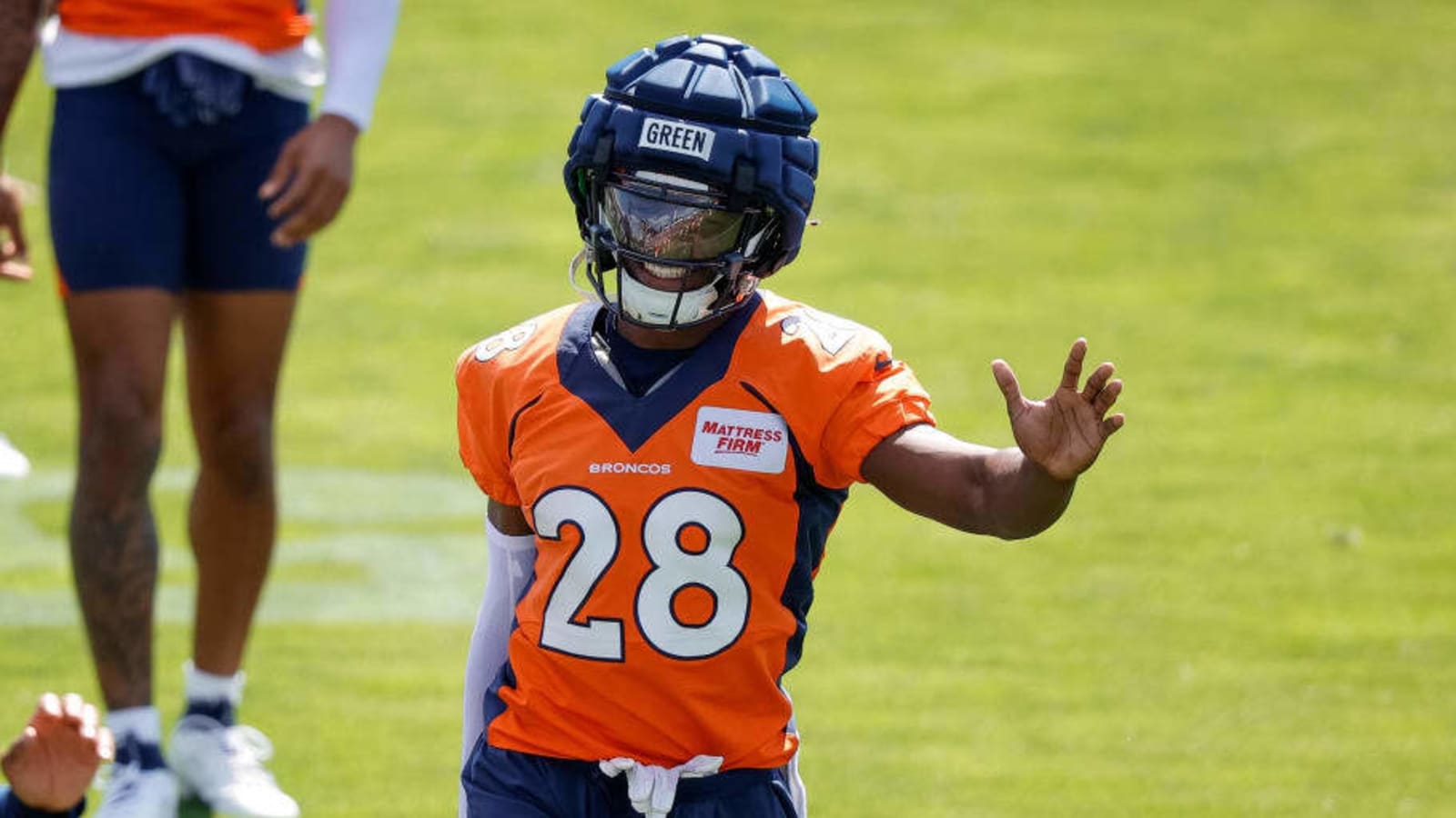 Giants Reportedly Signing Cornerback to Practice Squad; Hosting DBs in Workout