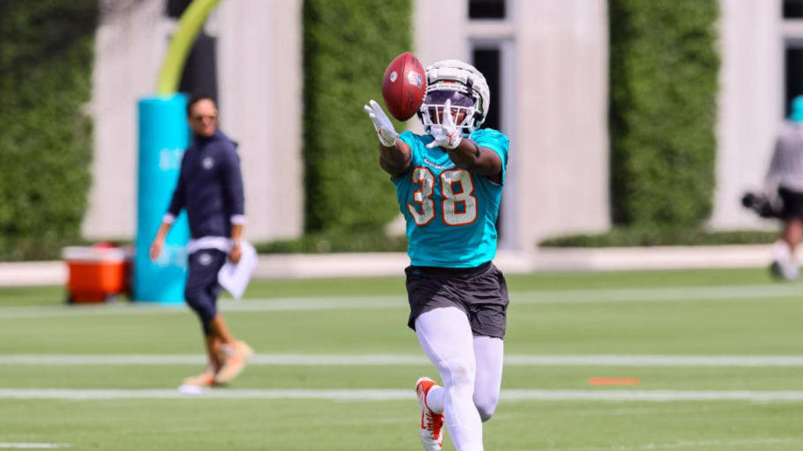 Steelers Targeted Former Dolphins DB