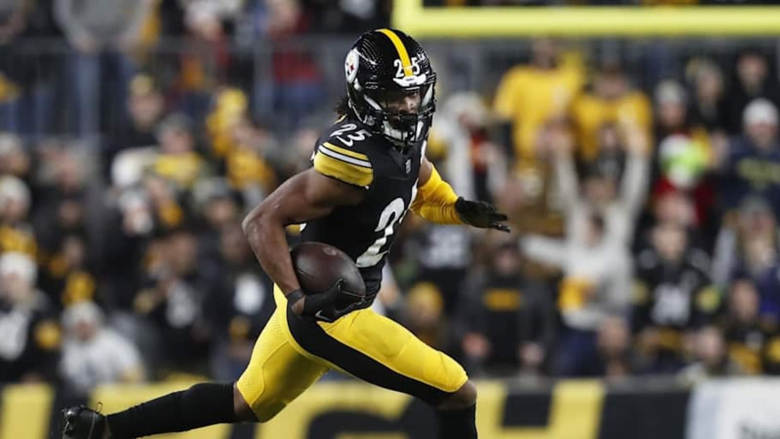 Steelers Should Sign Former Defensive Hero