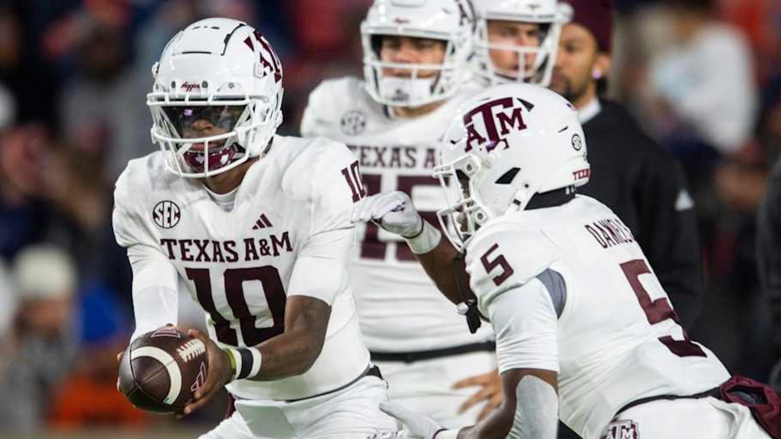 Texas A&M Aggies Reveal Uniform Combo vs. Texas Longhorns