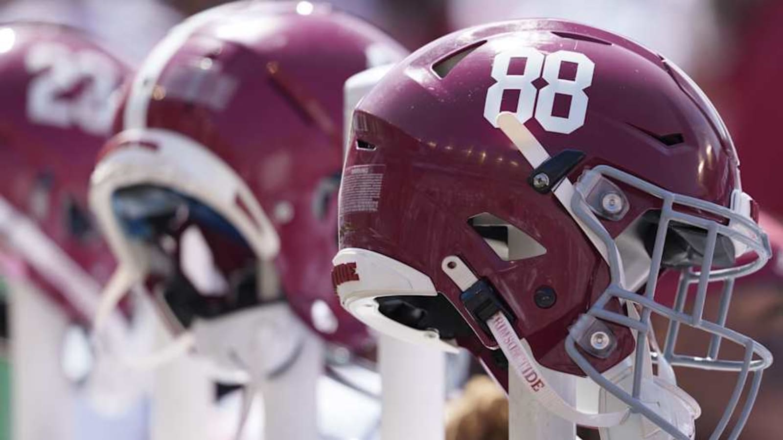 5-Star Offensive Tackle Decommits from Alabama
