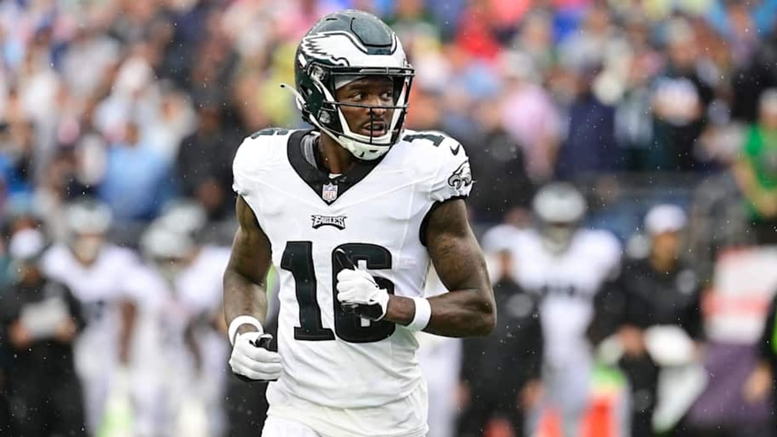 Cardinals Sign Two Receivers