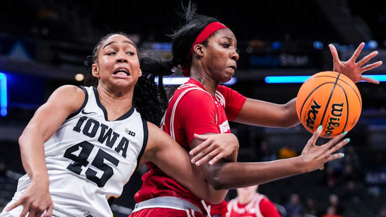 Wisconsin’s leading scorer Serah Williams enters transfer portal
