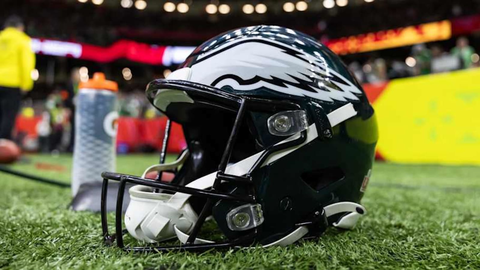 Eagles Legend Has Brief Message After Lane Johnson Extension