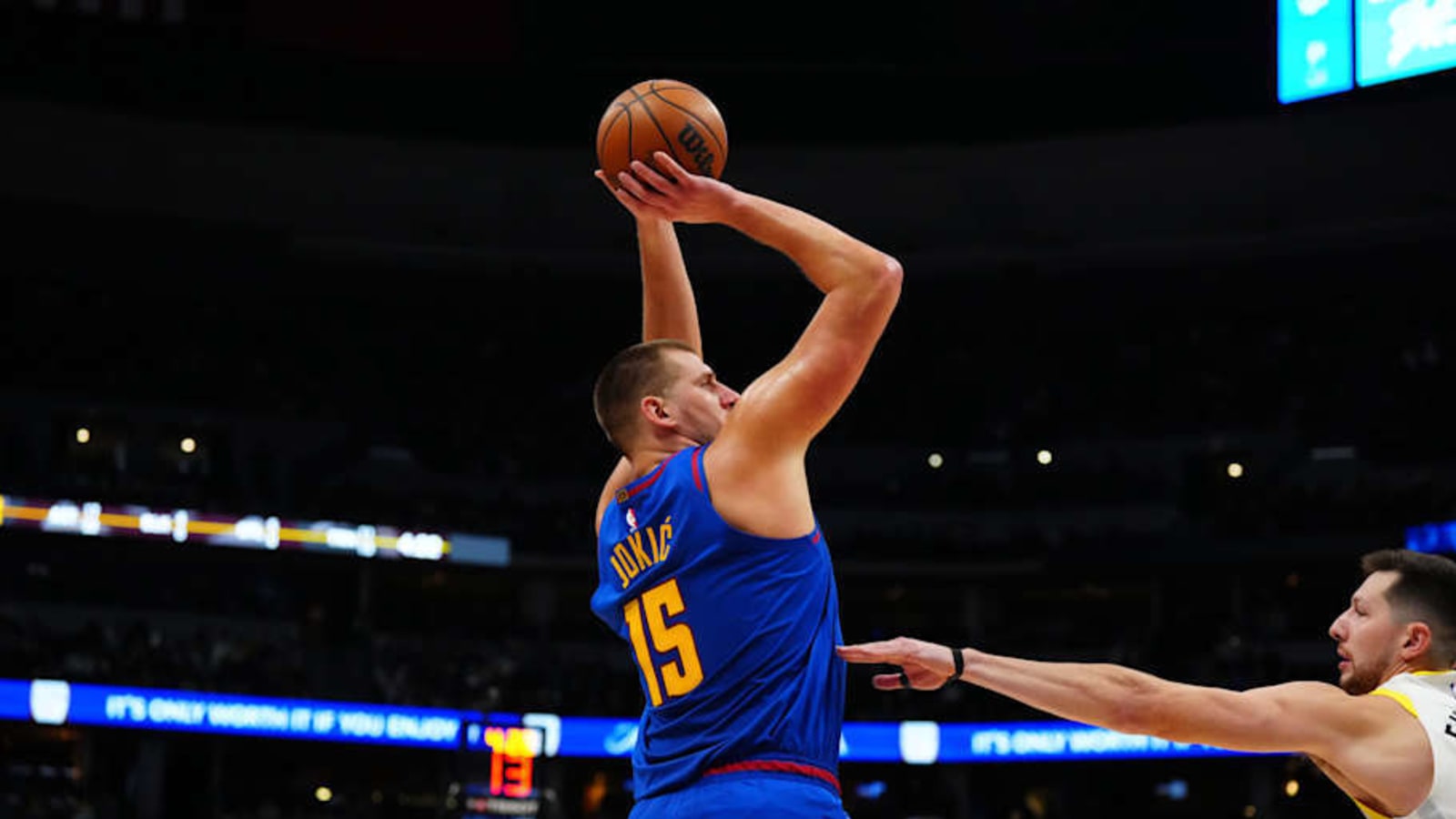 Nikola Jokic Hits Incredible Buzzer-Beater in Nuggets-Pelicans