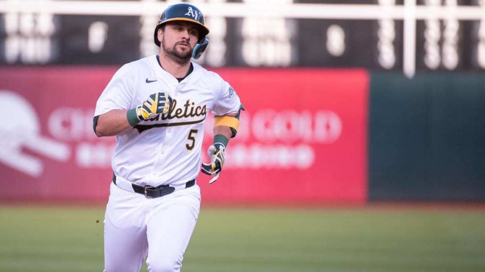 Baltimore Orioles Reportedly Sign Veteran Utilityman to Deal