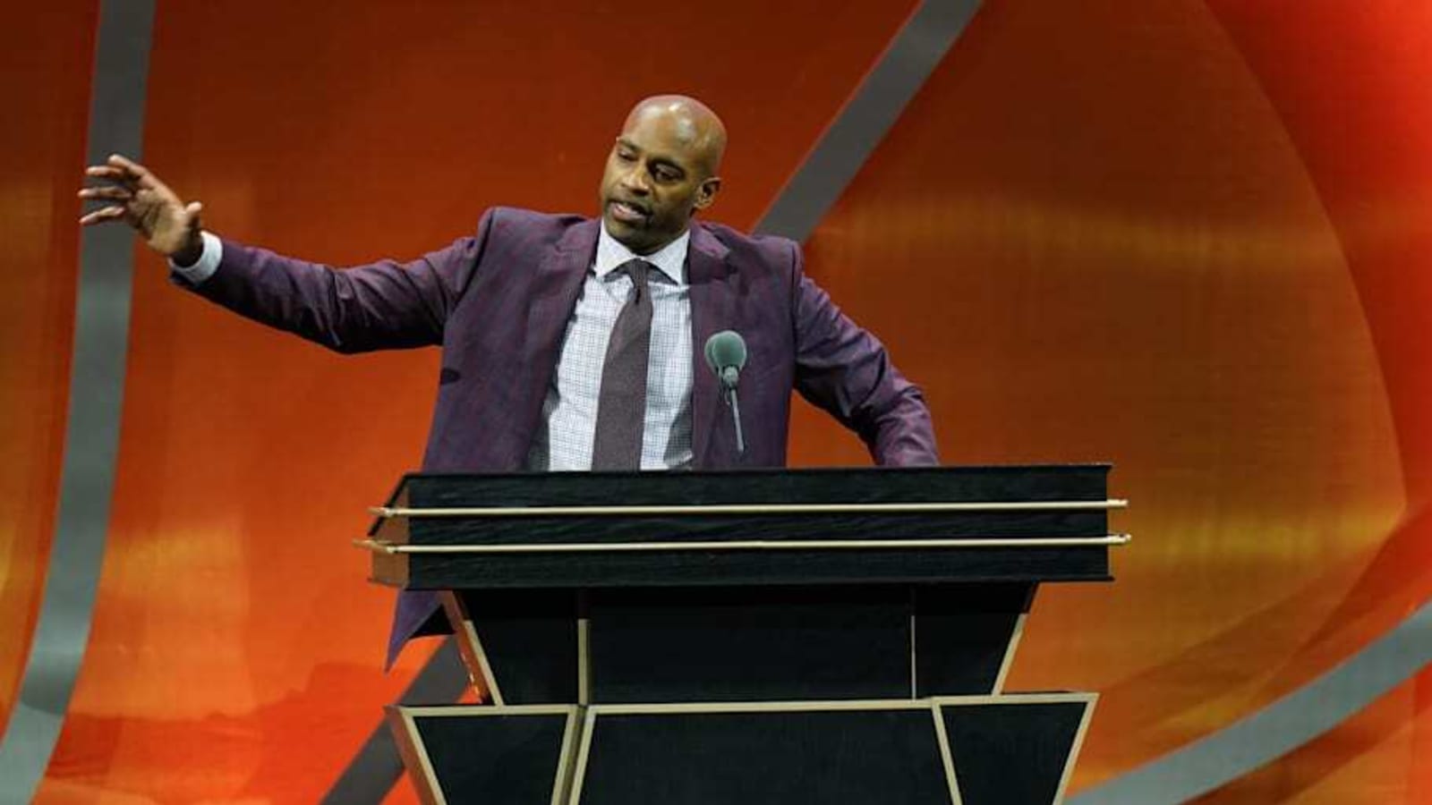 What to Know & What to Expect as Raptors Retire Vince Carter&#39;s No. 15