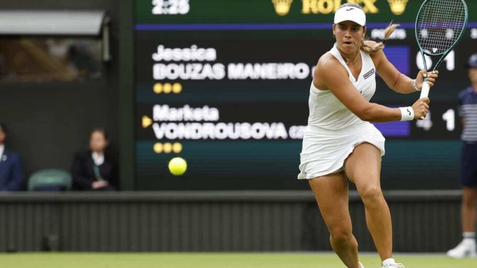 Tennis star Jessica Bouzas&#39; form-fitting look steals show at US Open