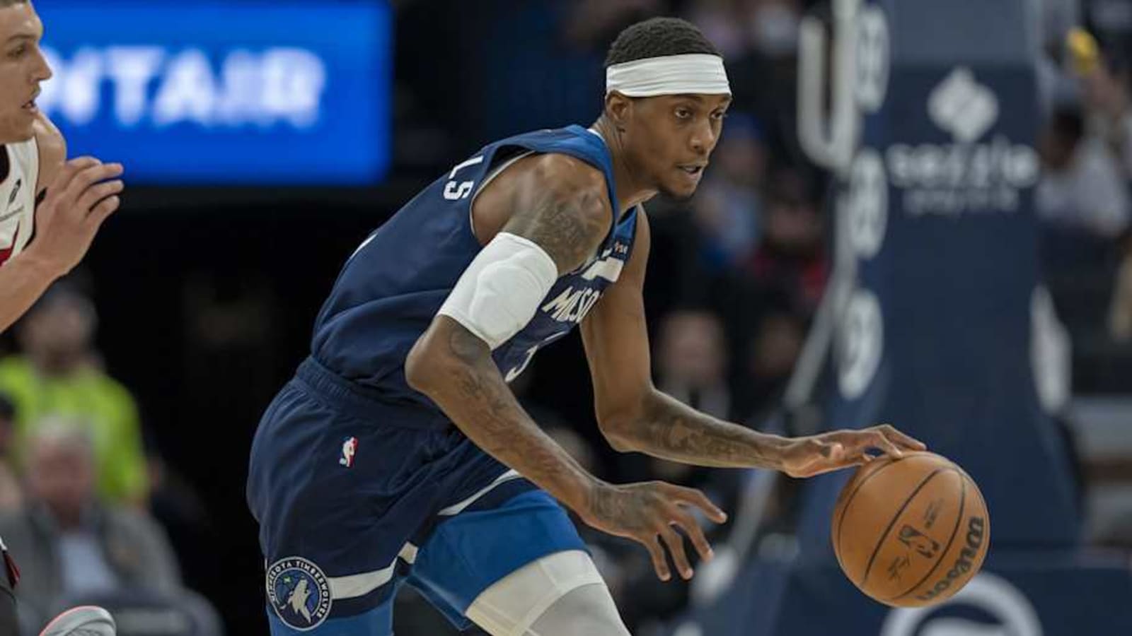 Wolves&#39; Jaden McDaniels launches annual winter clothing drive