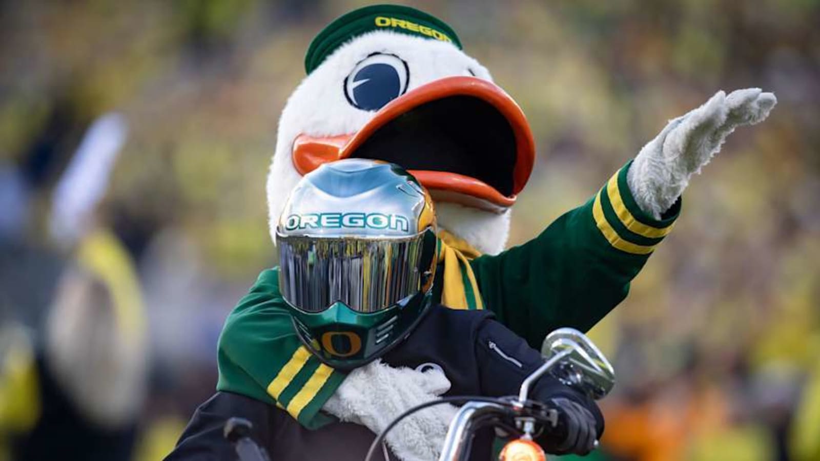 Nike&#39;s &#39;What the Duck&#39; Dunks: Oregons&#39; NIL Game-Changer