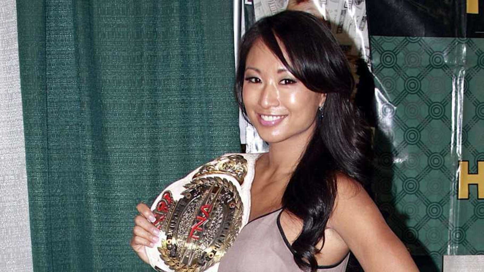 WWE Hall of Famer Endorses AEW Signing Gail Kim