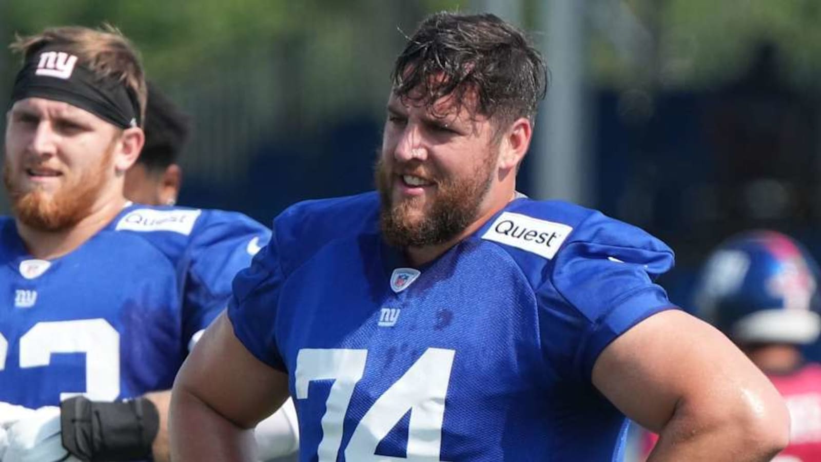 Giants Re-sign OL Greg Van Roten