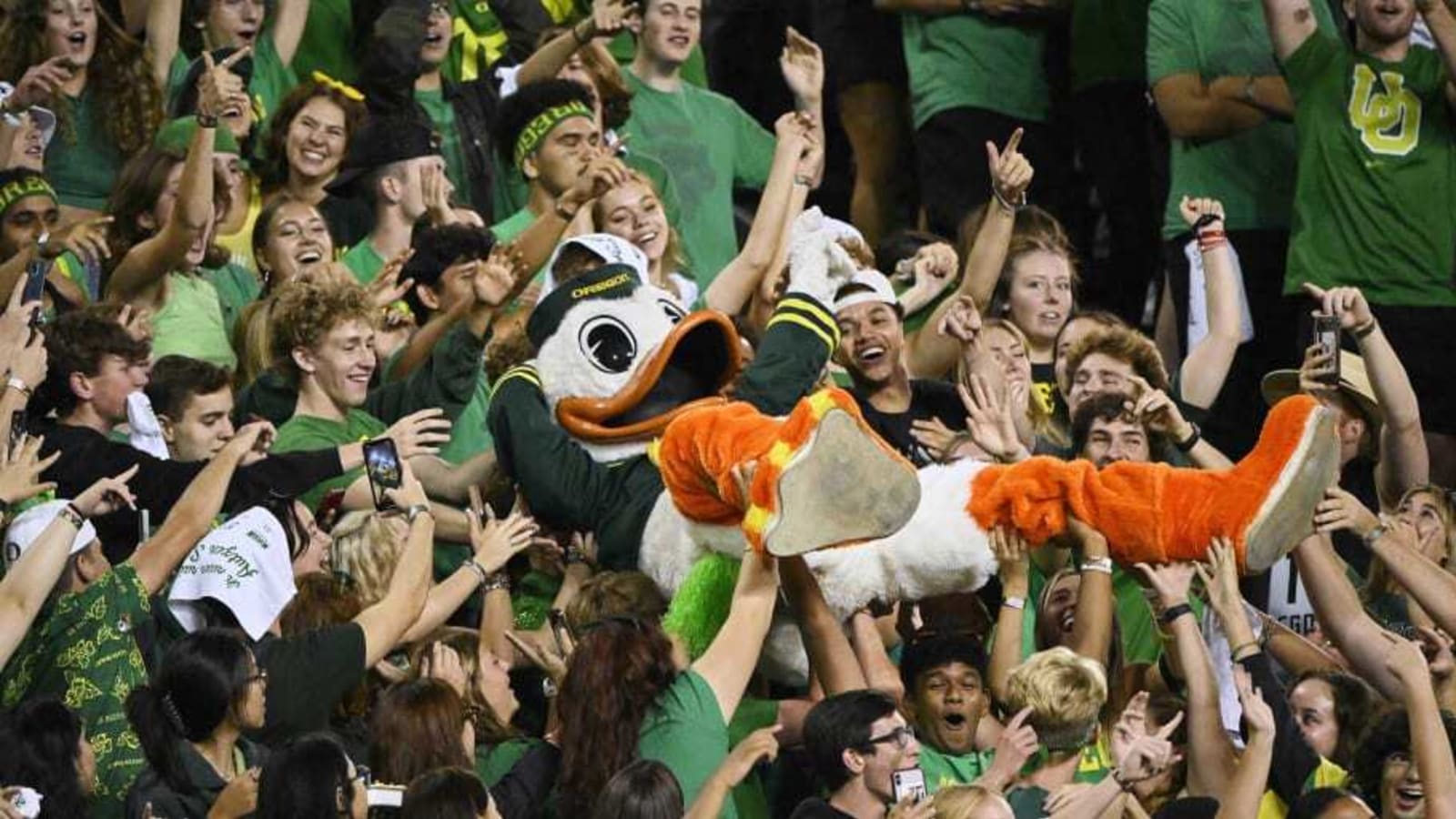 Oregon Ducks&#39; Autzen Stadium Selling Six Dollar Beers, New Concessions