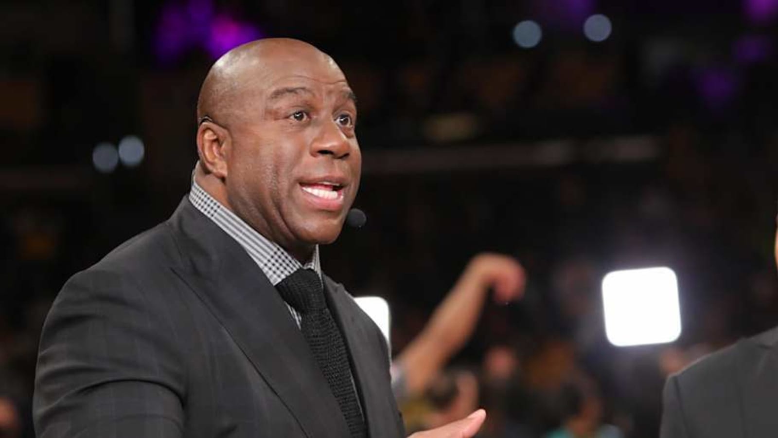 Lakers Legend Magic Johnson Reacts To Heartbreaking NBA News
