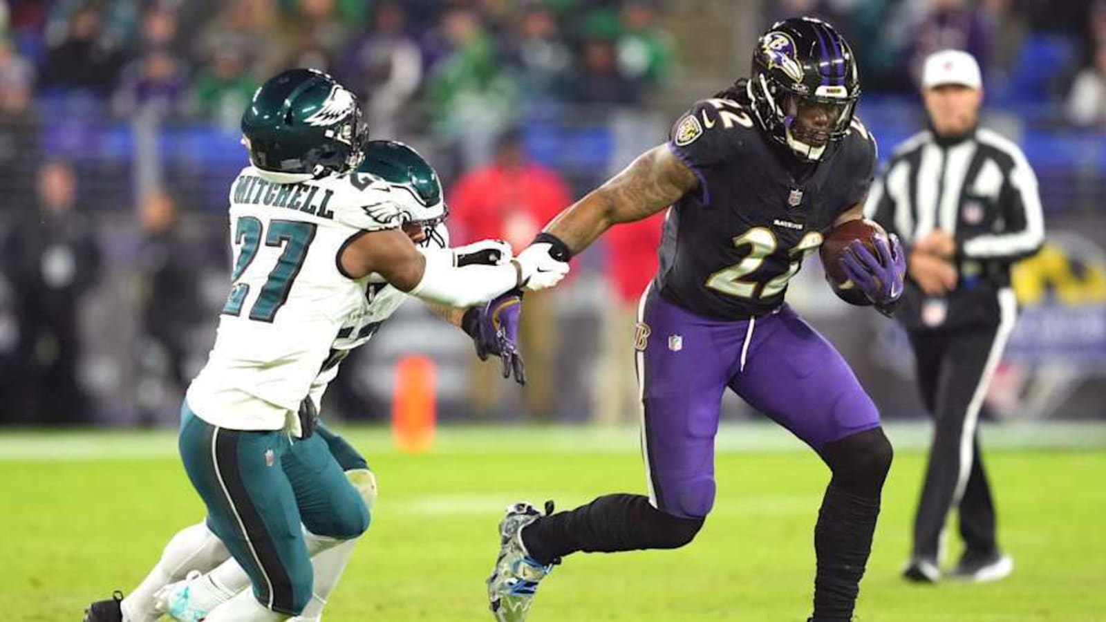 Ravens RB Derrick Henry Cuts Dreadlocks