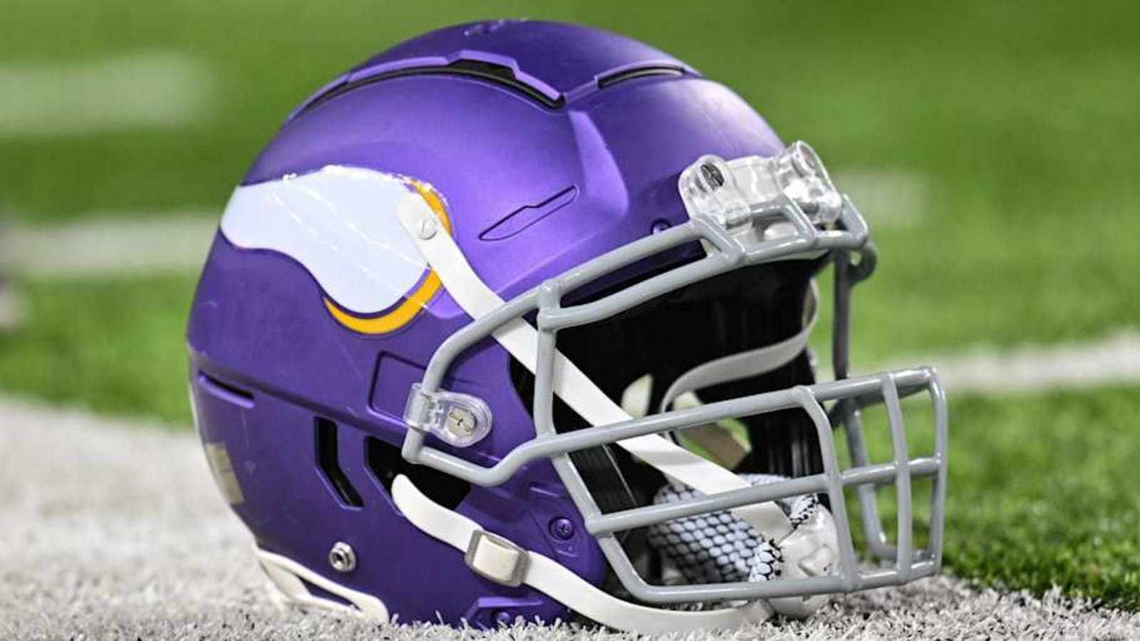 Patriots poach offensive lineman from Vikings&#39; practice squad