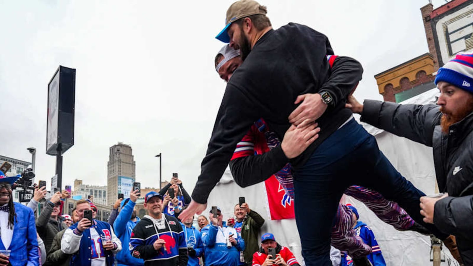 United Football League turns to Bills Mafia for help