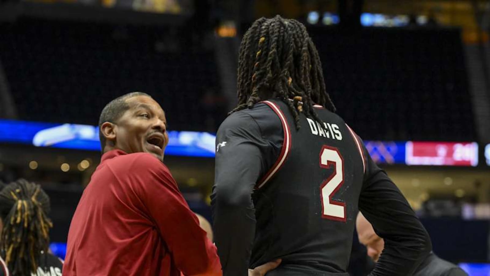 South Carolina Guard Zachary Davis Enters Transfer Portal