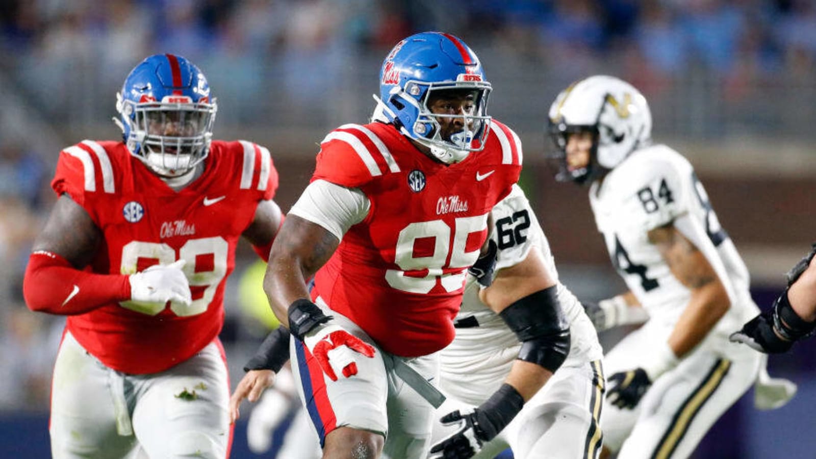 Ole Miss DT Akelo Stone Expresses Confidence in Himself, New Rebels D-Line