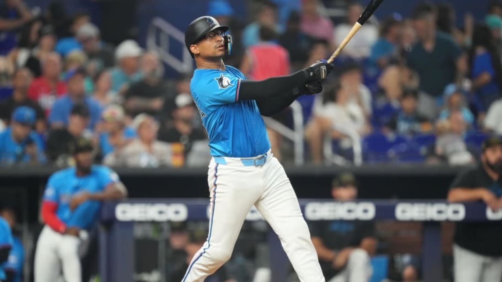 Former Padres Catcher Signs With Struggling NL Team