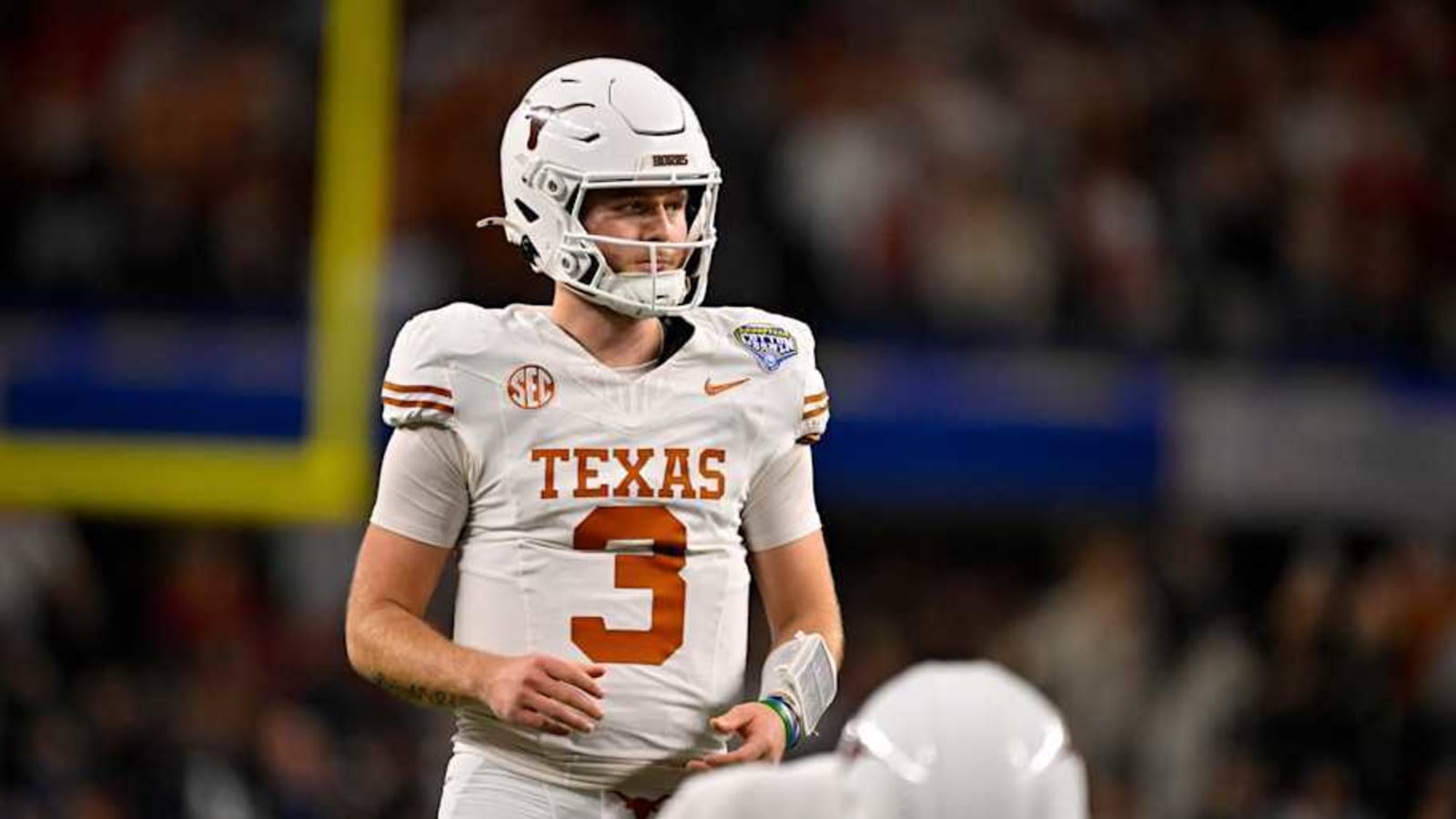 Could Dallas Cowboys Be &#39;On The Hunt&#39; for Texas QB Quinn Ewers?