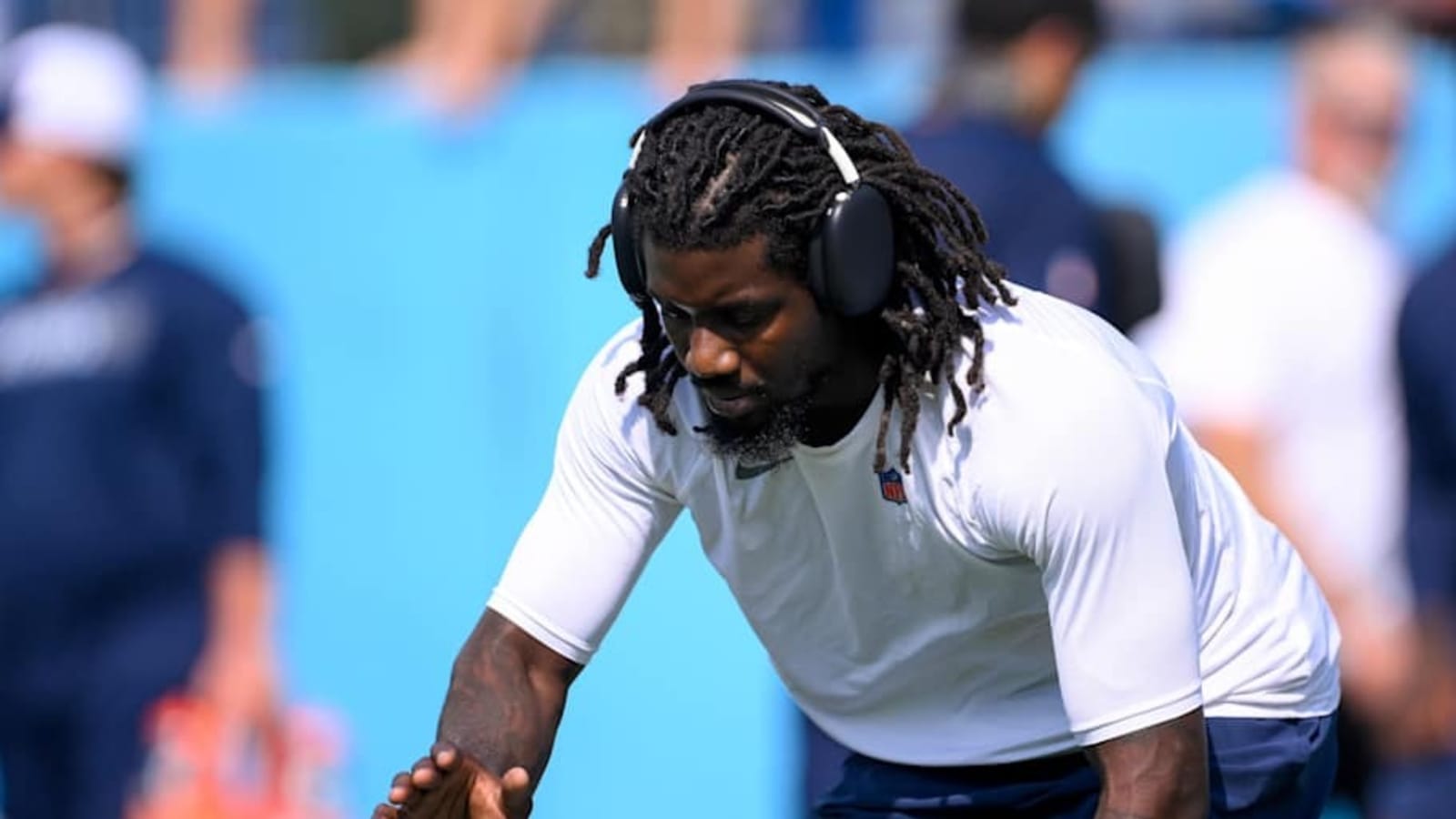 Titans OT Leaves Game Early With Injury