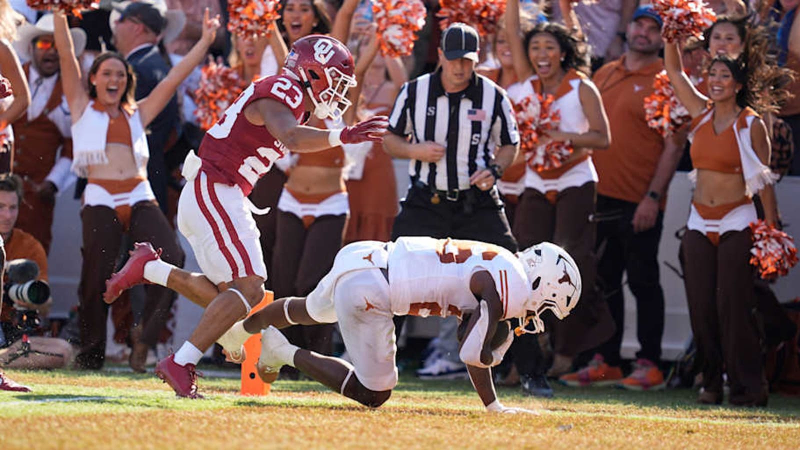 Watch: Freshman Eli Bowen Starts Second Half With Big Interception for Oklahoma