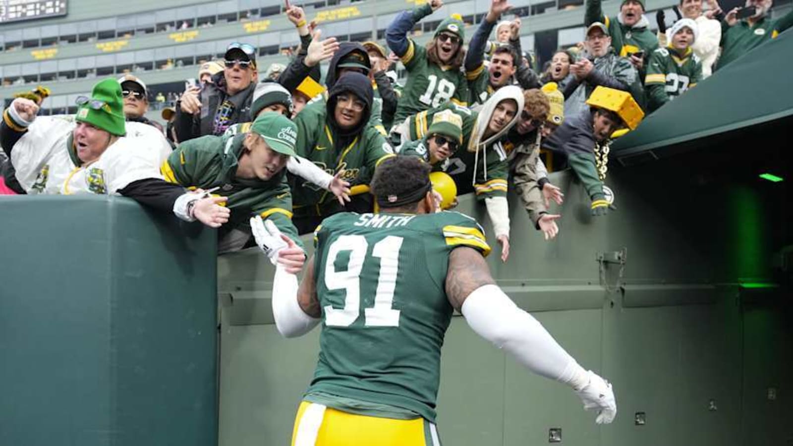Packers’ Defensive Ends Respond to Preston Smith Trade