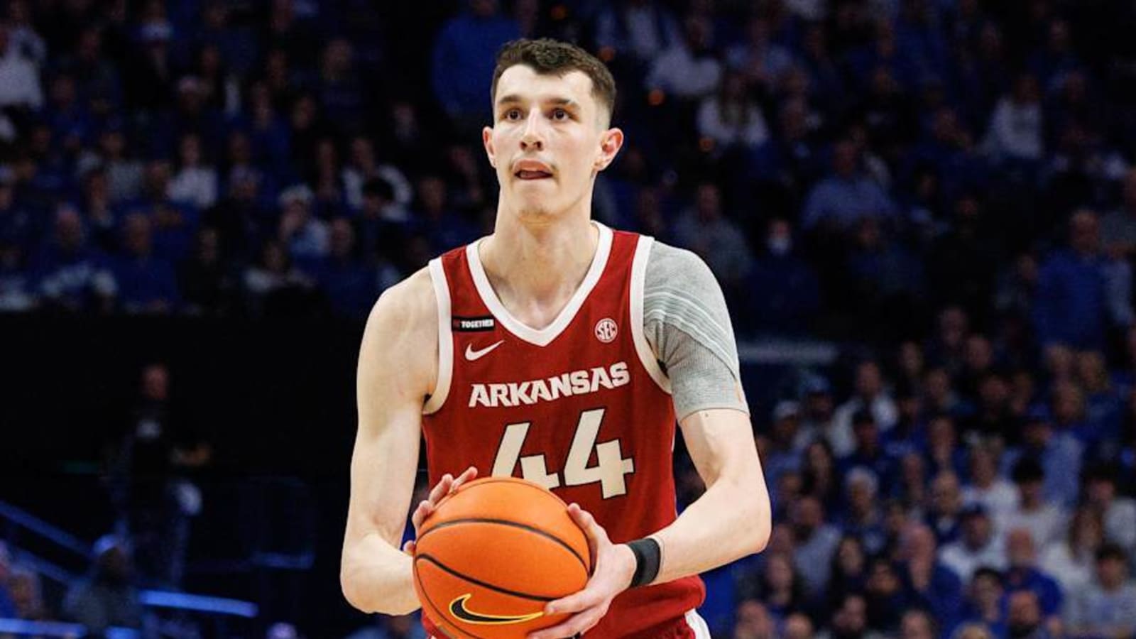 Ivisic Slowly Coming into Own with Hogs After Facing Kentucky
