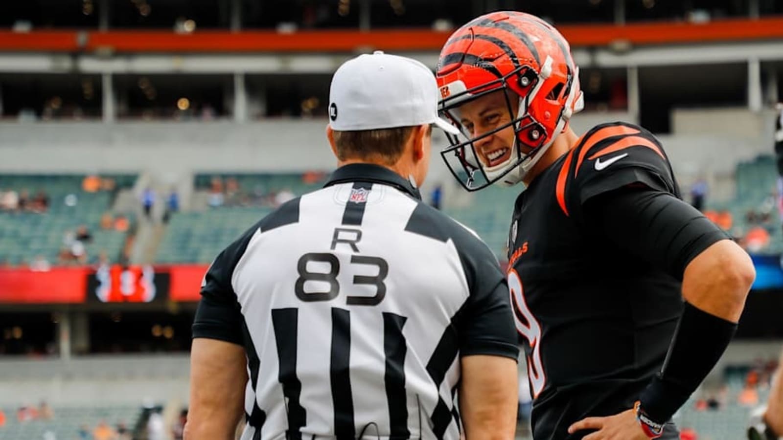 Who are the announcers and referees for Bengals vs. Raiders today?