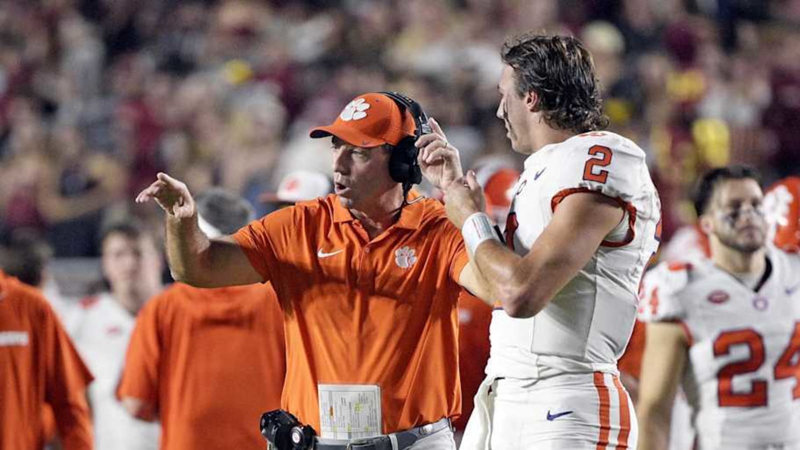 Clemson Tigers Lose Quarterback Recruit, Commits to Notre Dame Fighting Irish