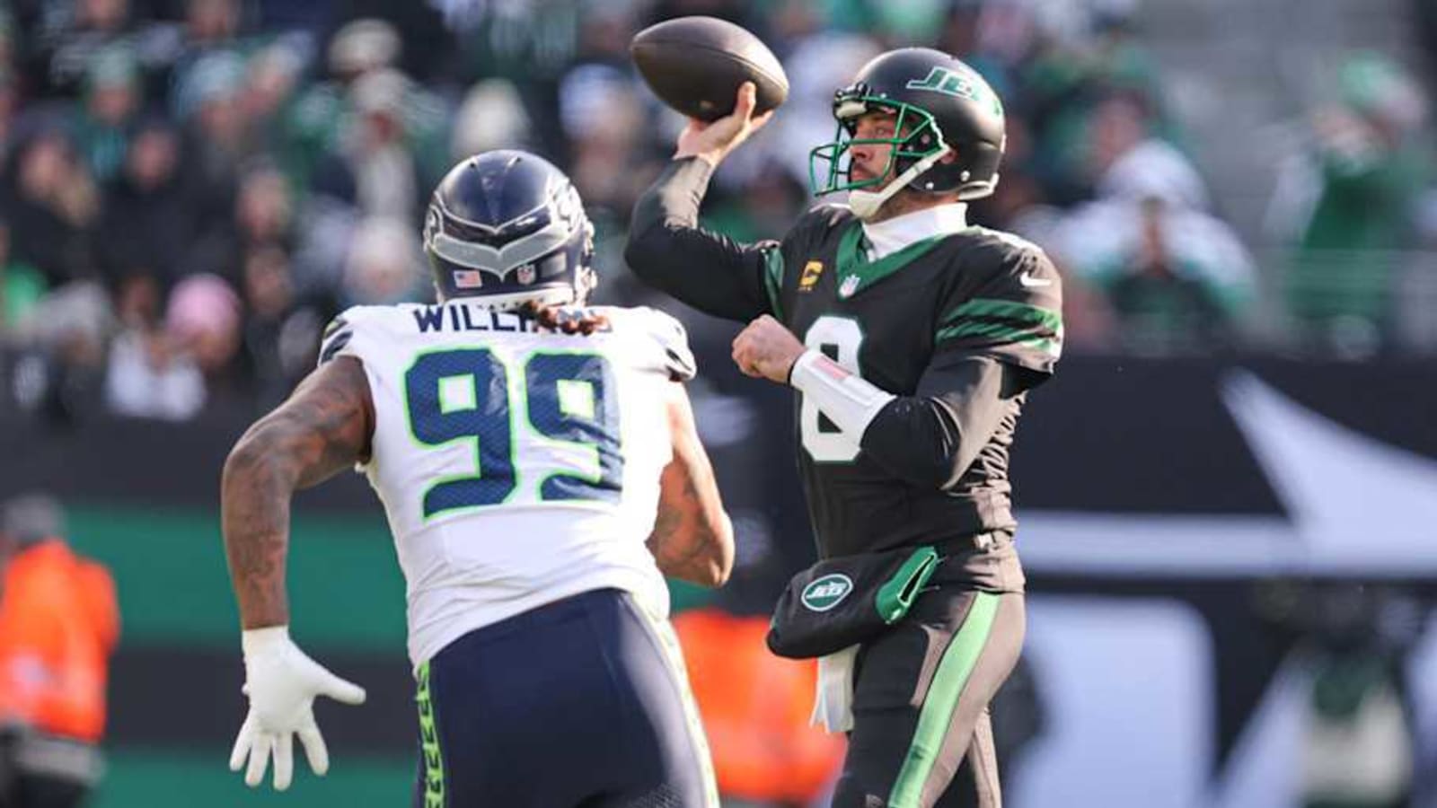 Seahawks&#39; Pass Rush Stepping Up in Key Moments