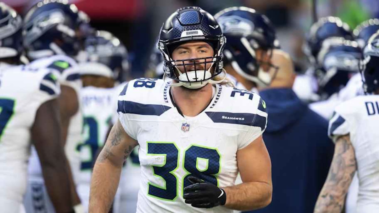 Seahawks re-sign former undrafted tight end