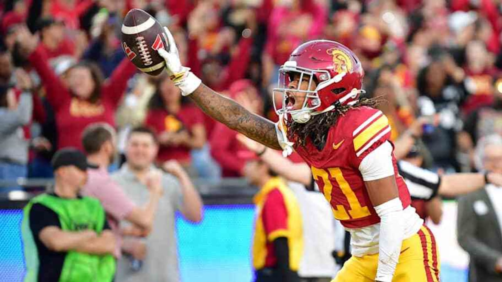 USC Trojans&#39; Greedy Vance Jr. On Notre Dame Rivalry: &#39;Prepare the Right Way&#39;
