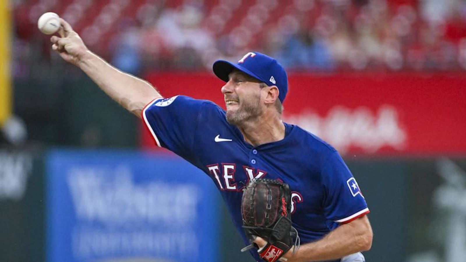 Texas Rangers Could See Reunion with Hall of Famer in Best Case Scenario