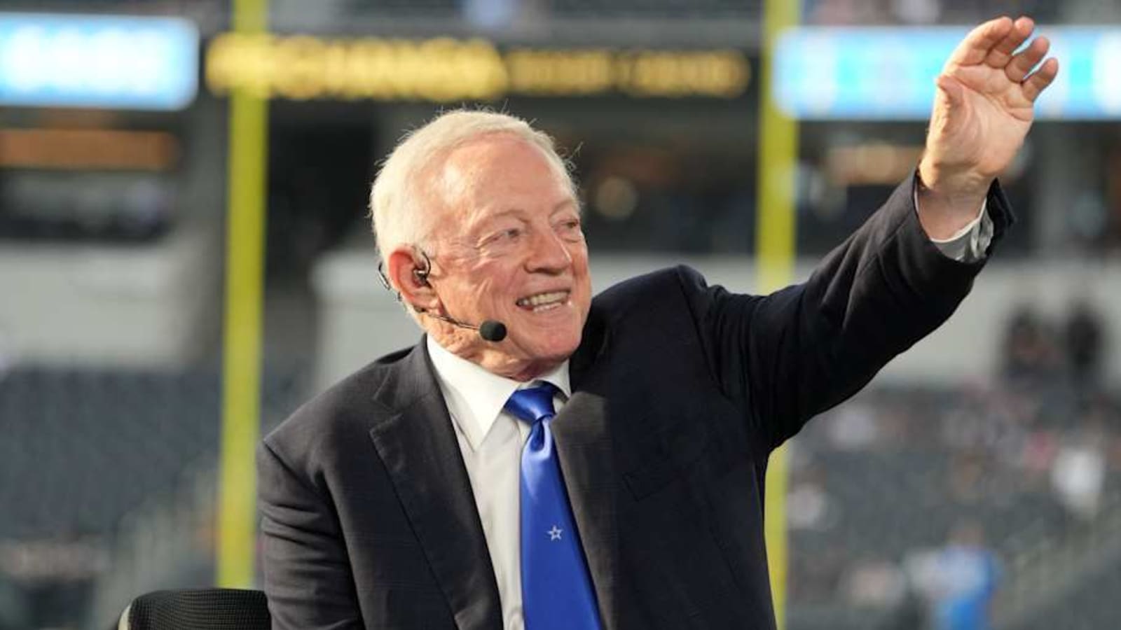 Dallas Cowboys rumors: Could Jerry Jones make rare splash for star WR