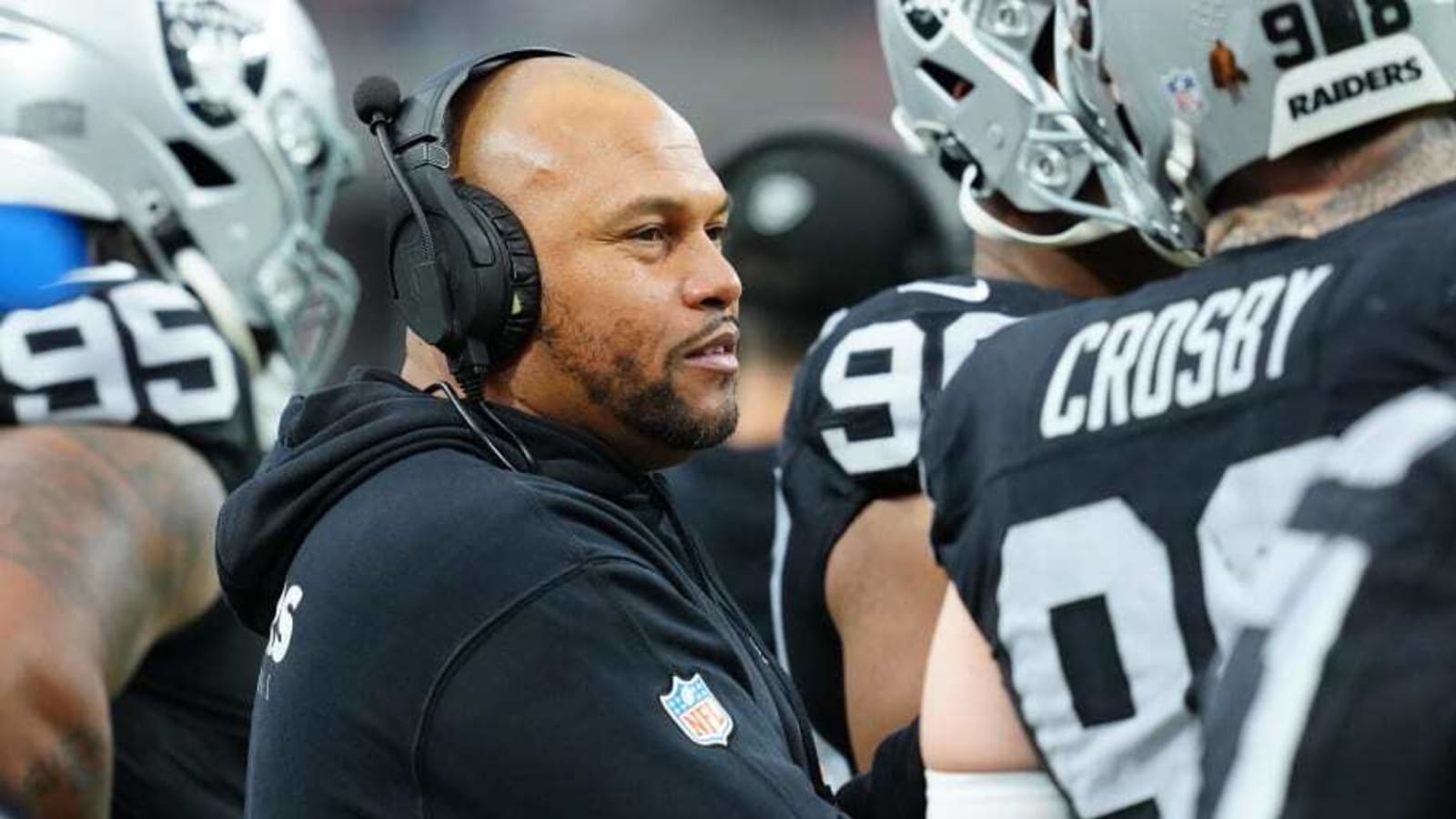 Raiders&#39; Adams Sounds Off on Differences Between Pierce, McDaniels