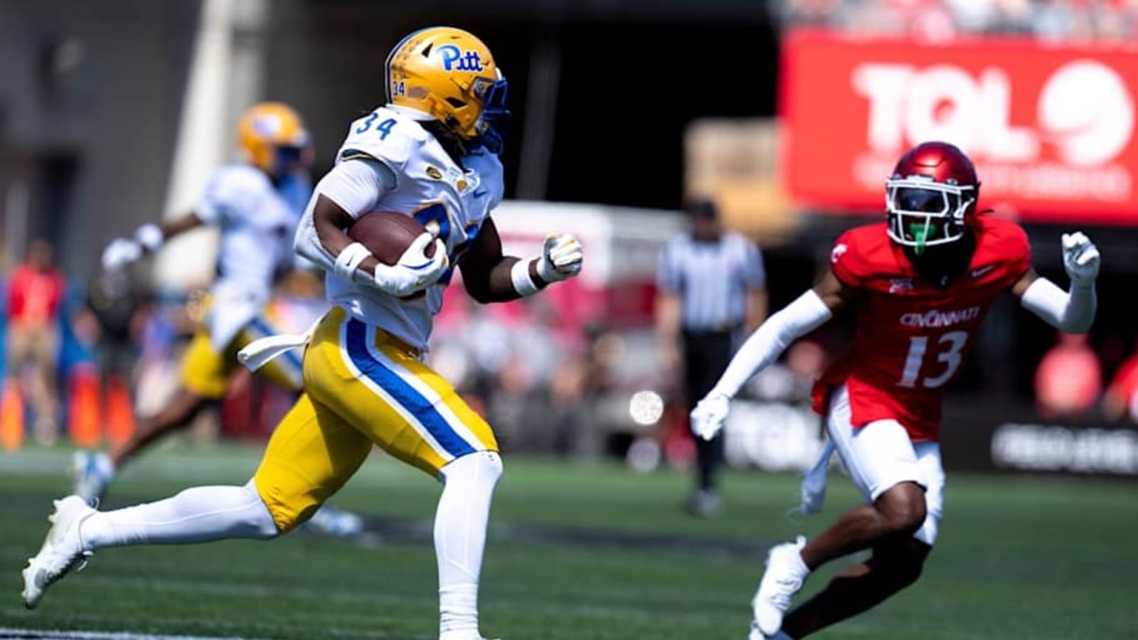 Pitt Reveals Uniform vs. SMU